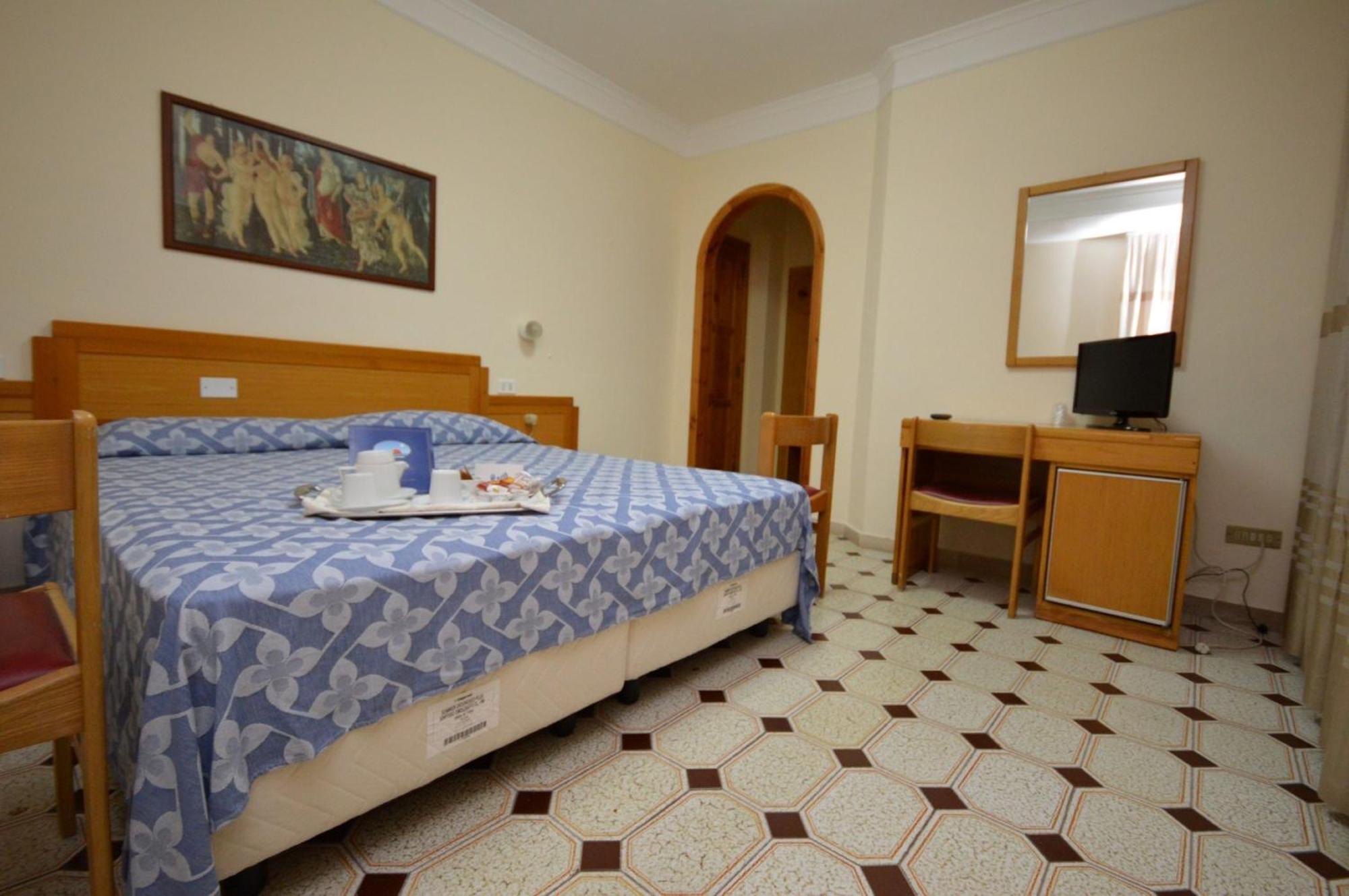 Hotel Residence Il Gabbiano 시로마리나 객실 사진